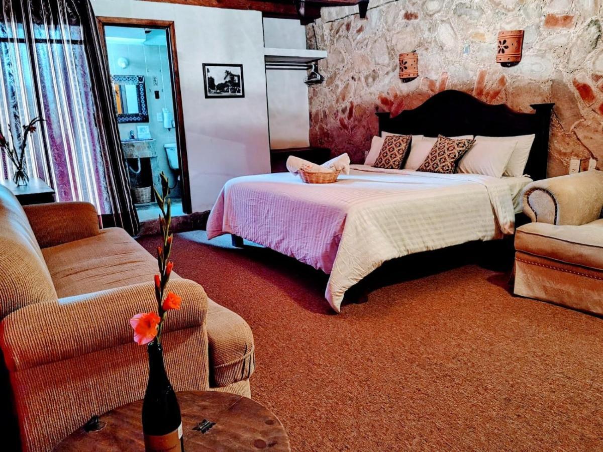 Hotel & Cava La Parroquia Сан-Кристобаль-де-Ла-Касас Экстерьер фото