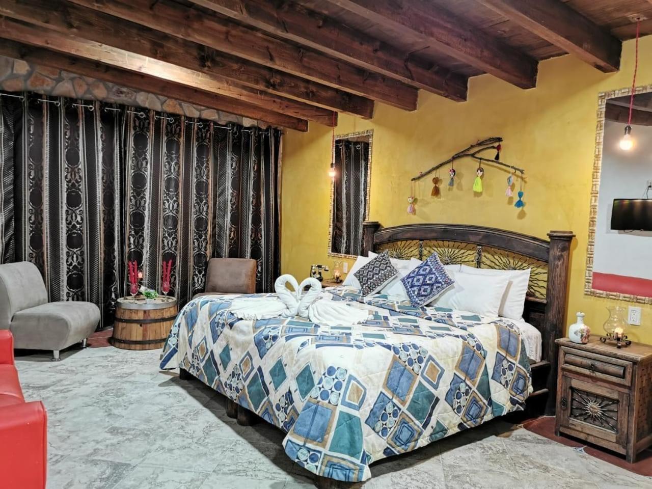 Hotel & Cava La Parroquia Сан-Кристобаль-де-Ла-Касас Экстерьер фото
